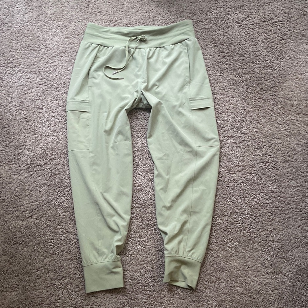 CALIA by Carrie Underwood Cargo Joggers Medium